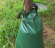 WATERZAK3 Waterzak Ecc-O-Bag 75 L - LIGHT Ontdek de Ecc-O-Bag, de perfecte oplossing voor druppelsgewijze bewatering van bomen. Deze herbruikbare boomwaterzak biedt een efficiënte en duurzame manier om bomen van voldoende water te voorzien. Met zijn unieke ontwerp kan de Ecc-O-Bag langzaam water afgeven, waardoor de wortels van de boom geleidelijk kunnen hydrateren. Bespaar tijd en moeite door het verminderen van handmatig water geven en zorg ervoor dat jouw bomen gezond en vitaal blijven. Ontdek de voordelen van de Ecc-O-Bag en geef jouw bomen de zorg die ze verdienen.

Ecc-O-bag Light: 460 gr
Ecc-O-bag Light: 650 gr

Werking:
- Druppelsgewijze en gelijkmatige irrigatie zorgt ervoor dat bomen het water beter kunnen opnemen, zonder risico op een te natte bodem.
- De boom blijft beter beschermd tijdens periodes van extreme droogte.
- Eenvoudig te installeren dankzij ritssysteem.
- Breed toepassingsveld: afhankelijk van de boomstamdiameter kunnen 1 of meerdere waterzakken per boom aan elkaar worden geritst.
- Sterk materiaal: scheurvast en UV- en weersbestendig.
- Looptijd : 7 – 10 uur.

Toepassing:
- Te gebruiken na het aanplanten of verplanten van bomen.
- Geschikt voor het toedienen van vloeibare boommestsstoffen.
- vul de zak 1 à 2 x per week met schoon water (zodat de gaatjes niet verstopt raken). Waterzak Ecco